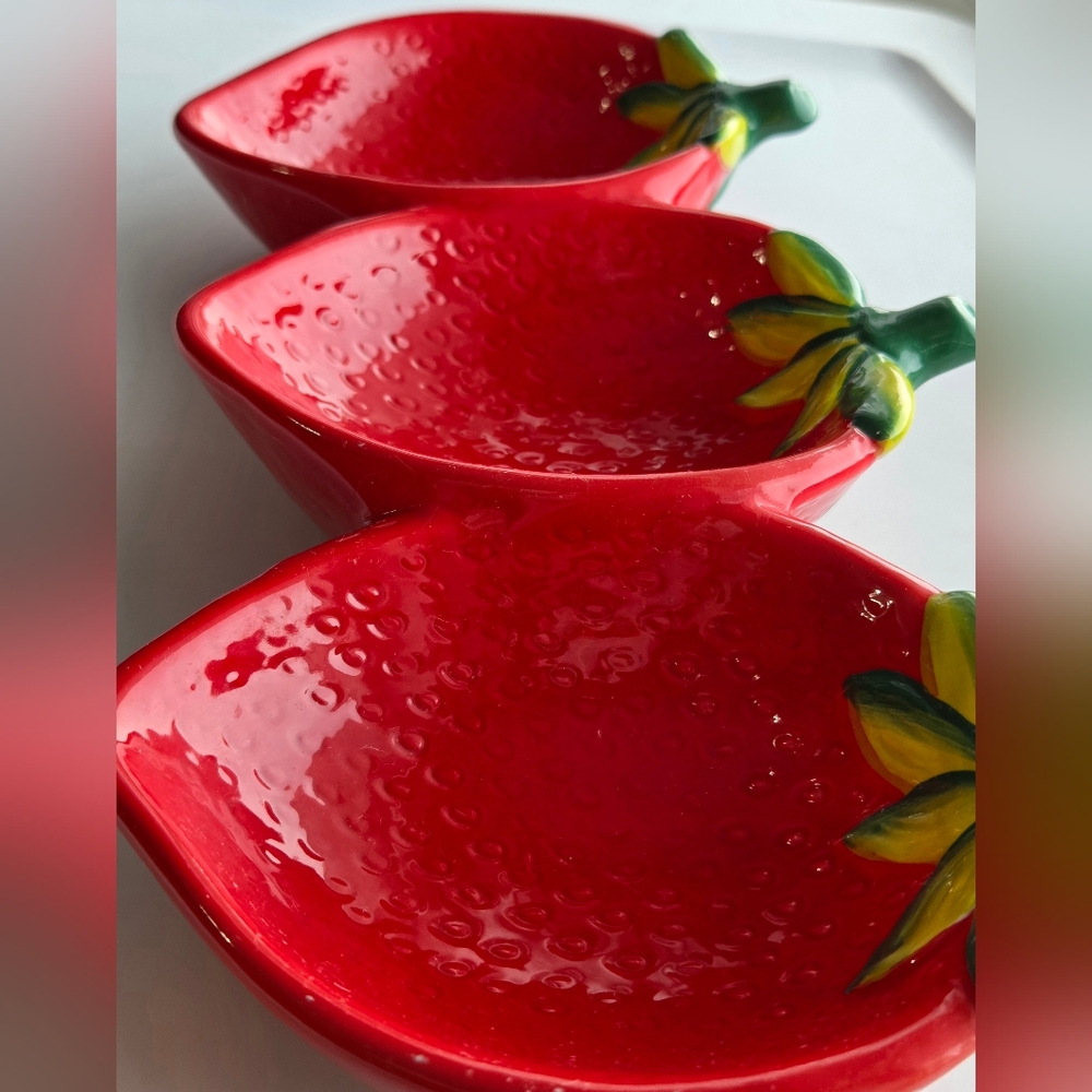 Juicy Red 🍓 Strawberries 🍓 3 Section Snack Serving Tray Appetizer Summer BBQ